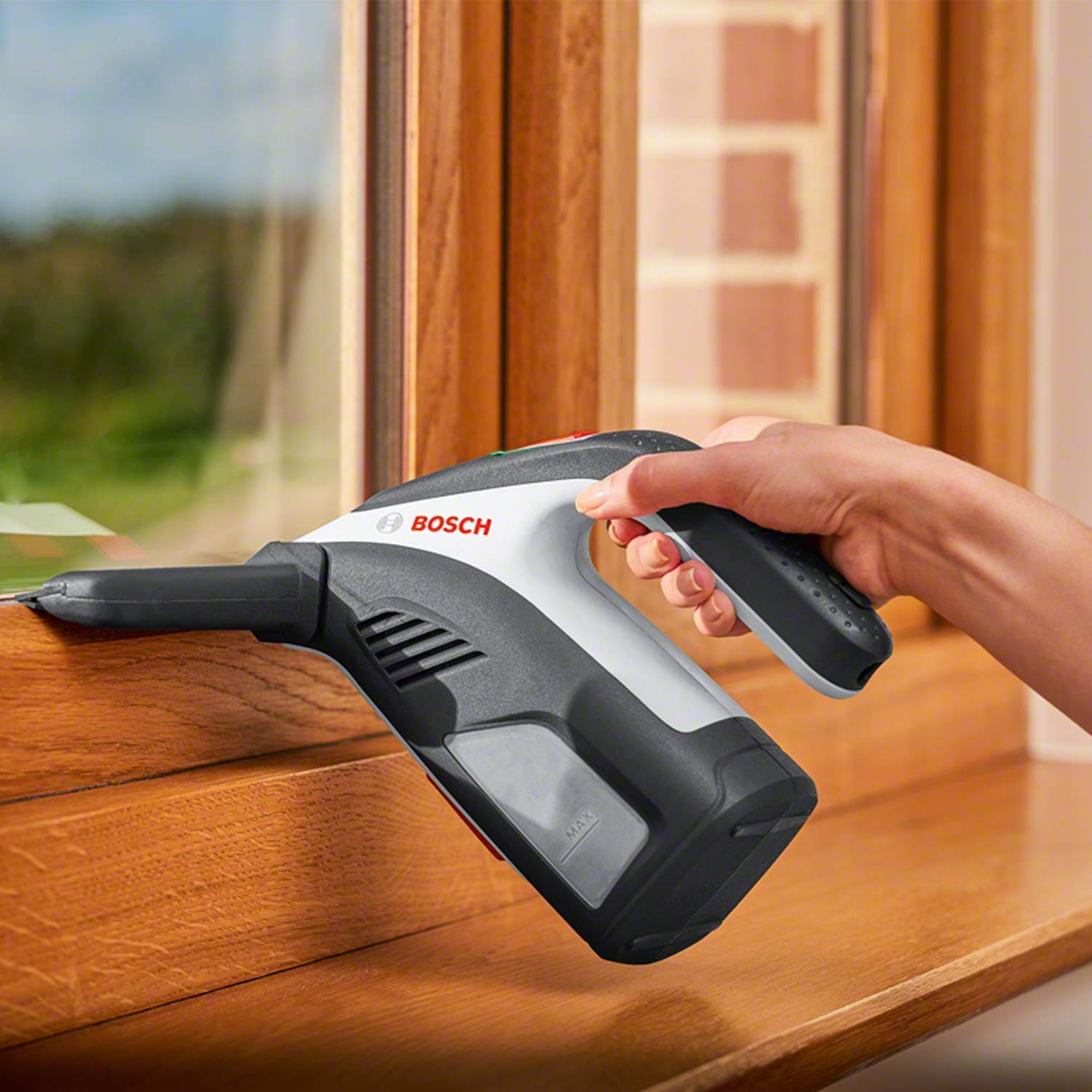 Bosch GlassVAC Cordless Window Vacuum Cleaner – Rechargeable Battery Powered Streak-Free Cleaning - Image 5